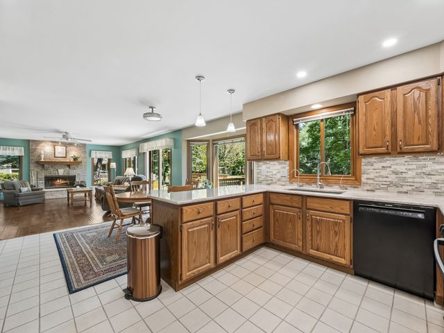 8814 Galleria Court, Spring Grove, IL 60081