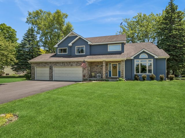 8814 Galleria Court, Spring Grove, IL 60081