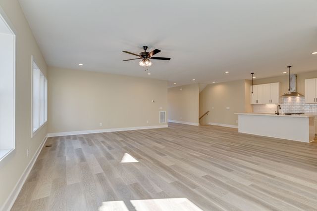 1135 Lawrence Ave, Madison, TN 37115