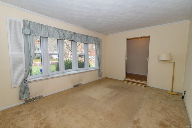 52170 Woodridge Drive, South Bend, IN 46635