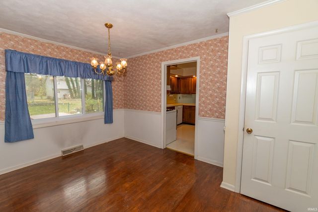 52170 Woodridge Drive, South Bend, IN 46635