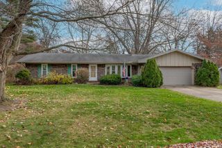 52170 Woodridge Drive, South Bend, IN 46635