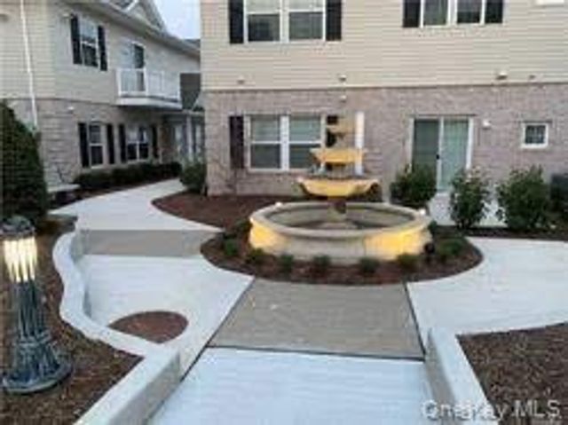 580 W Montauk Highway 22, Lindenhurst, NY 11757