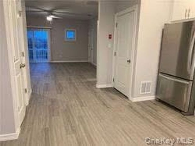 580 W Montauk Highway 22, Lindenhurst, NY 11757