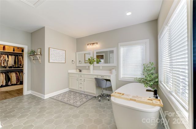 597 Aiken Road, Asheville, NC 28804