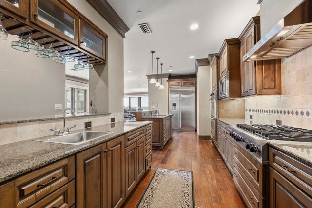 501 Samuels Avenue 230, Fort Worth, TX 76102