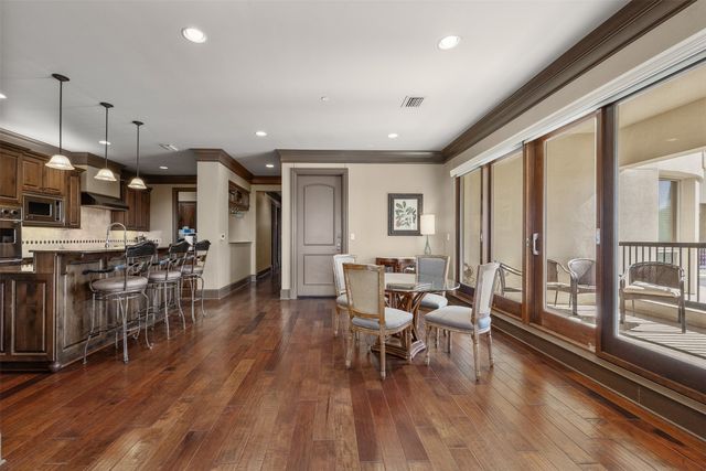 501 Samuels Avenue 230, Fort Worth, TX 76102