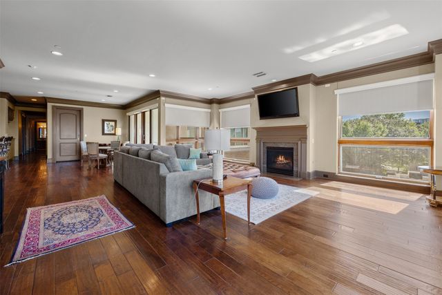 501 Samuels Avenue 230, Fort Worth, TX 76102