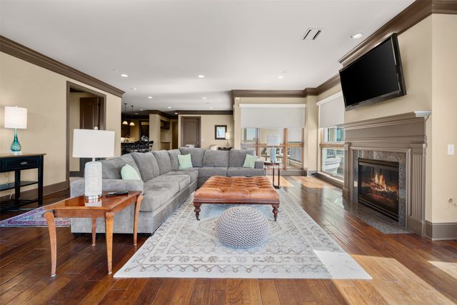 501 Samuels Avenue 230, Fort Worth, TX 76102