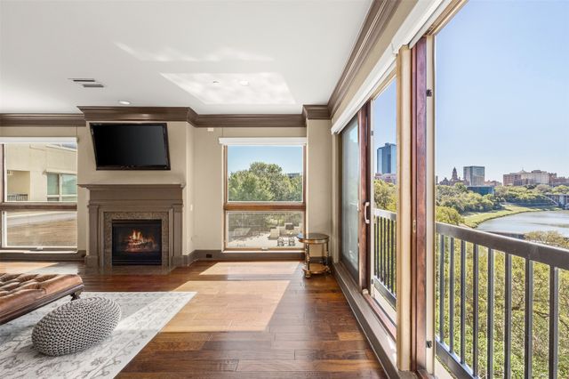 501 Samuels Avenue 230, Fort Worth, TX 76102