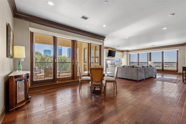 501 Samuels Avenue 230, Fort Worth, TX 76102