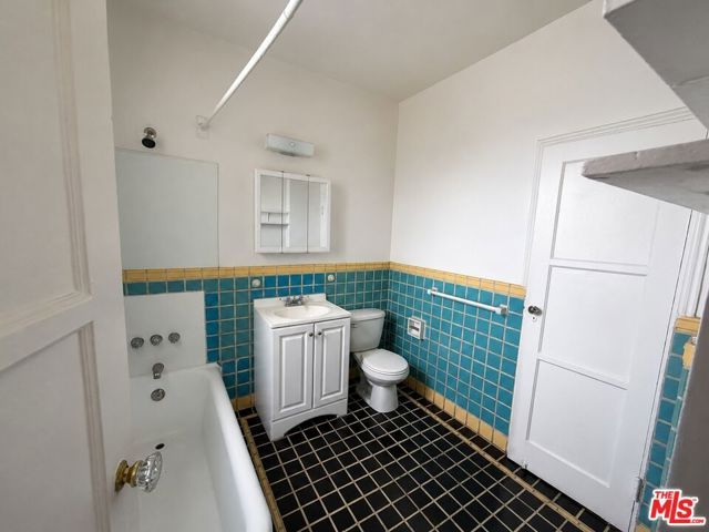 634 S Gramercy Place 803, Los Angeles, CA 90005