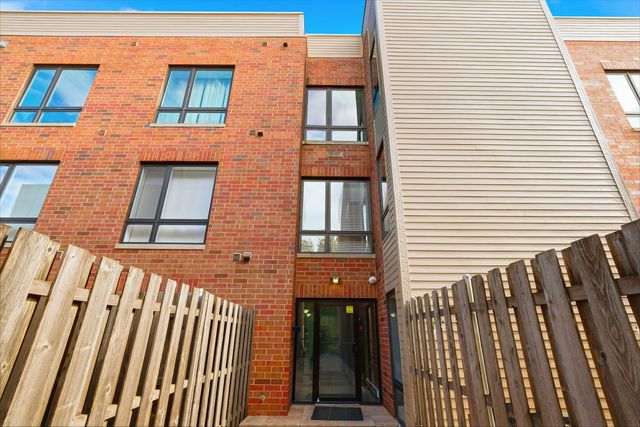 645 Custer Avenue 103, Evanston, IL 60202