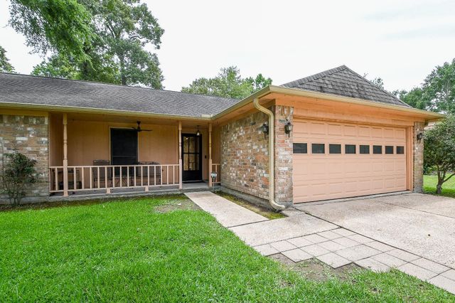 3306 Sycamore Springs Drive, Houston, TX 77339