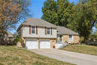1136 NE Birchwood Place, Lee's Summit, MO 64086