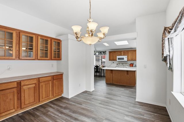 6399 Lakeview Dr, Nine Mile Falls, WA 99026