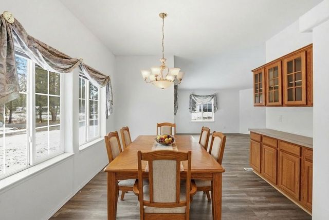 6399 Lakeview Dr, Nine Mile Falls, WA 99026