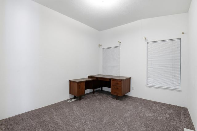 6399 Lakeview Dr, Nine Mile Falls, WA 99026