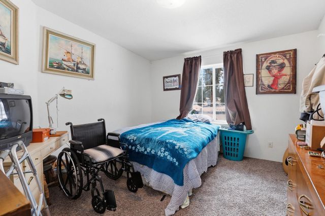 6399 Lakeview Dr, Nine Mile Falls, WA 99026