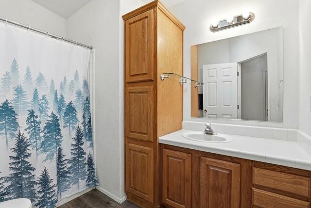 6399 Lakeview Dr, Nine Mile Falls, WA 99026