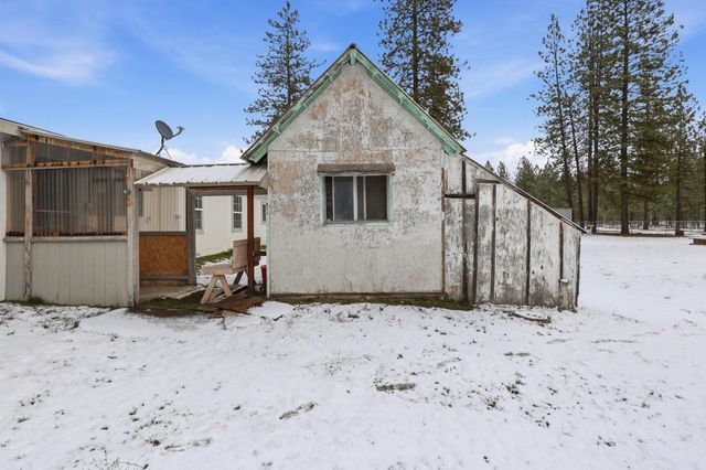6399 Lakeview Dr, Nine Mile Falls, WA 99026