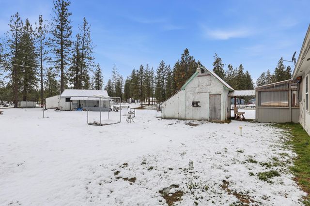 6399 Lakeview Dr, Nine Mile Falls, WA 99026
