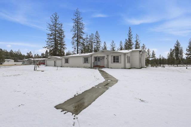 6399 Lakeview Dr, Nine Mile Falls, WA 99026