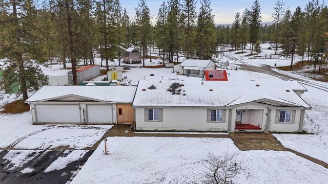 6399 Lakeview Dr, Nine Mile Falls, WA 99026