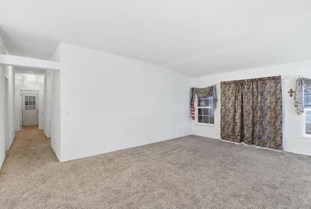 6399 Lakeview Dr, Nine Mile Falls, WA 99026