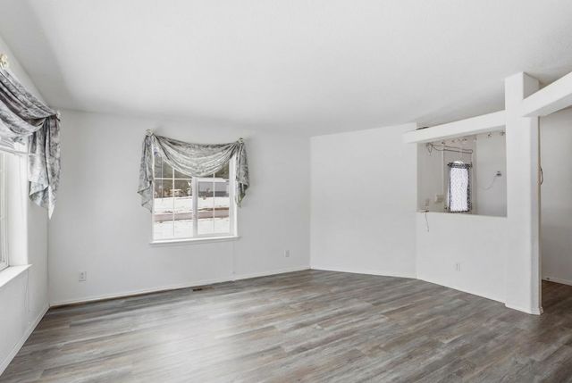 6399 Lakeview Dr, Nine Mile Falls, WA 99026