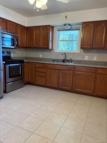 2747 Weiss Street, Saginaw, MI 48602