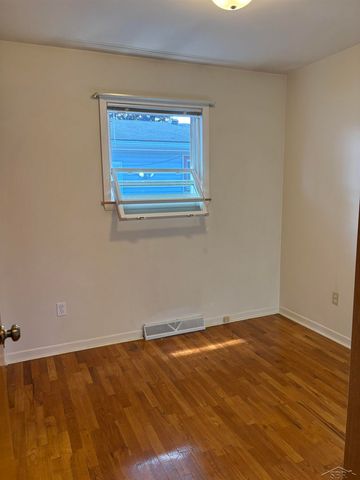 2747 Weiss Street, Saginaw, MI 48602