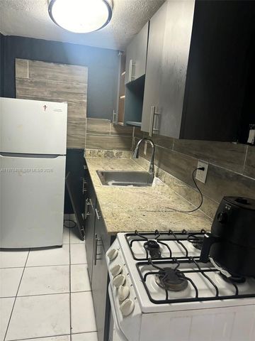 2511 NW 24th St, Miami, FL 33142