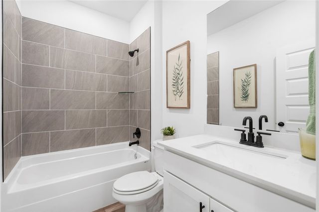 462 W Canada Drive, Farmington, AR 72730