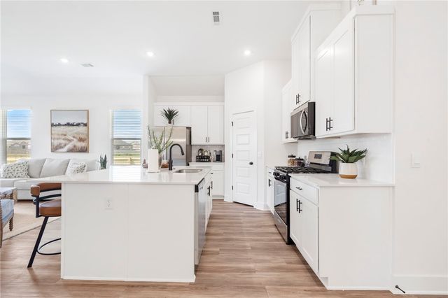 462 W Canada Drive, Farmington, AR 72730