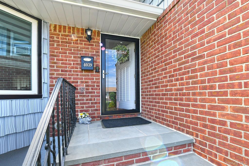 4039 Hahn Avenue, Bethpage, NY 11714 — photo 3