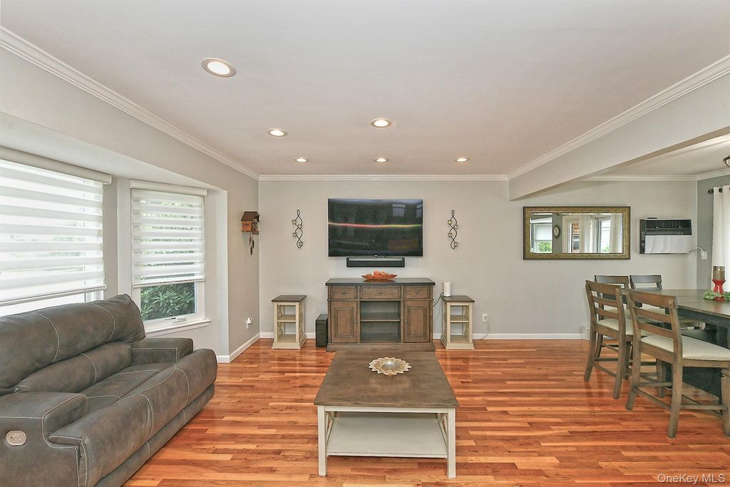 4039 Hahn Avenue, Bethpage, NY 11714 — photo 5