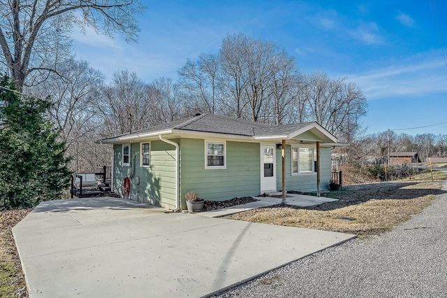 94 Cummins Ct, Celina, TN 38551