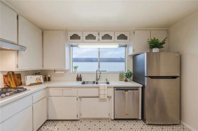 1825 Goodman Ave, Redondo Beach, CA 90278