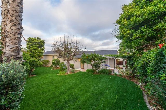 1825 Goodman Ave, Redondo Beach, CA 90278