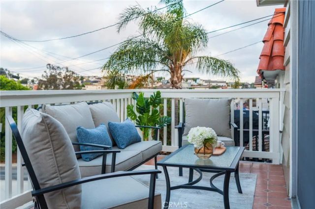 1825 Goodman Ave, Redondo Beach, CA 90278