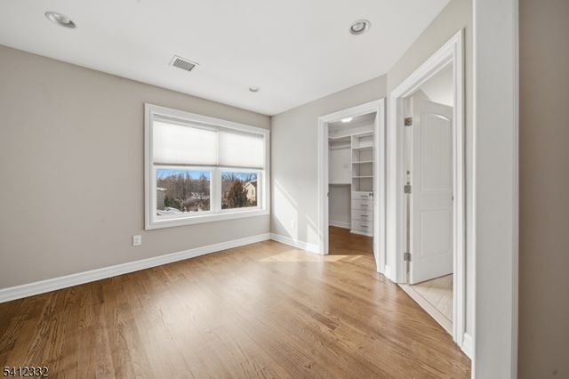 57 Bulger Ave, New Milford Boro, NJ 07646