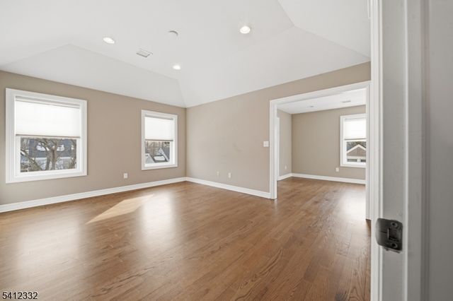 57 Bulger Ave, New Milford Boro, NJ 07646