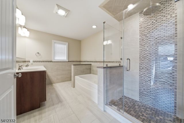 57 Bulger Ave, New Milford Boro, NJ 07646