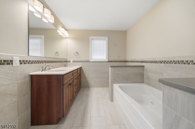 57 Bulger Ave, New Milford Boro, NJ 07646