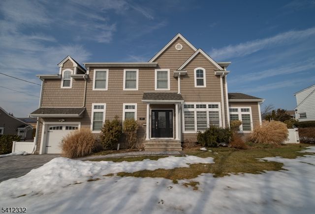 57 Bulger Ave, New Milford Boro, NJ 07646