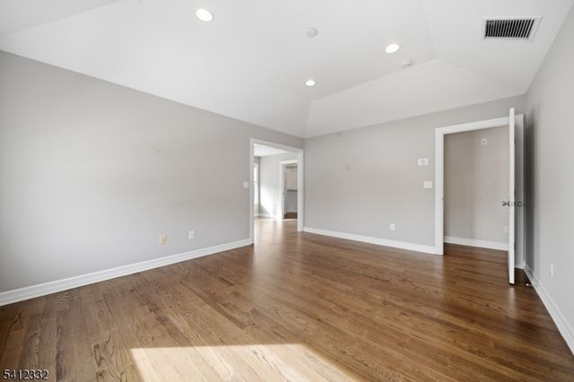 57 Bulger Ave, New Milford Boro, NJ 07646