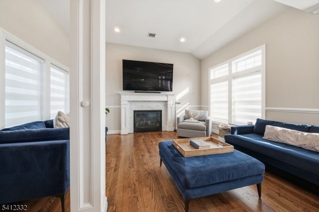 57 Bulger Ave, New Milford Boro, NJ 07646