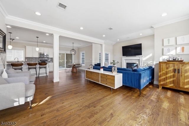 57 Bulger Ave, New Milford Boro, NJ 07646