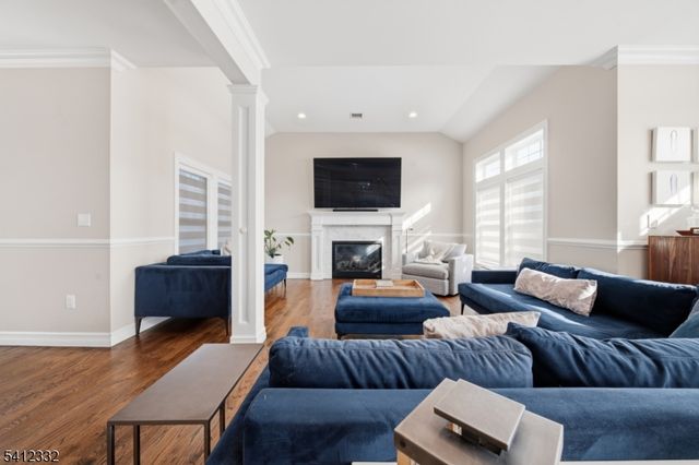 57 Bulger Ave, New Milford Boro, NJ 07646